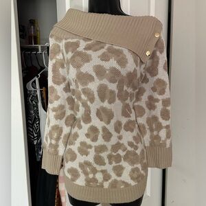 89th & Madison - Tan and white cowl neck leopard sweater - Size L/G